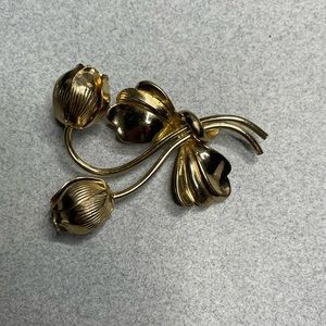 Pair Of Dancing Stemmed Tulips Tied With A Bow Gold Tone Brooch